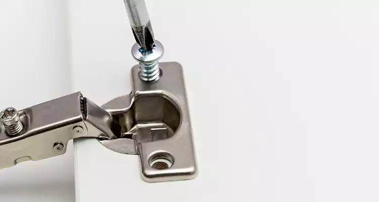 Screen Door Hinge Repair in Davie, FL