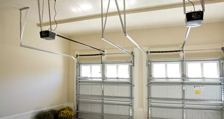 Residential Emergency Garage Door Repair in Davie, FL