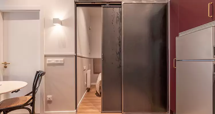 We Fix Closet Sliding Door in Davie, FL 