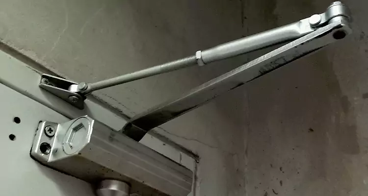 Door Closer Oil Leak Repair in Davie, FL