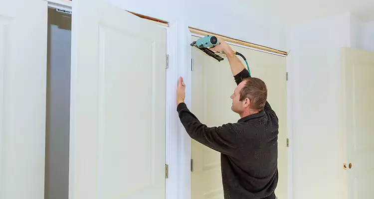 Top Rated Door Fixing ServiceFixing Garage Door Track in Davie, FL
